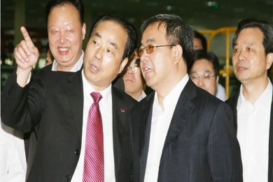 2010年5月，時任內(nèi)蒙古自治區(qū)黨委書記、自治區(qū)人大常委會主任胡春華視察巨石總部。胡春華對中國巨石一直以來依靠科技創(chuàng)新帶動企業(yè)進步，瞄準(zhǔn)國際前沿市場研發(fā)新產(chǎn)品的發(fā)展戰(zhàn)略給予了充分肯定。